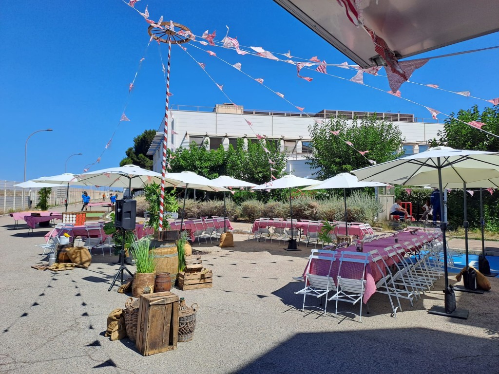 Déjeuner guinguette sous le soleil - Fos-sur-Mer